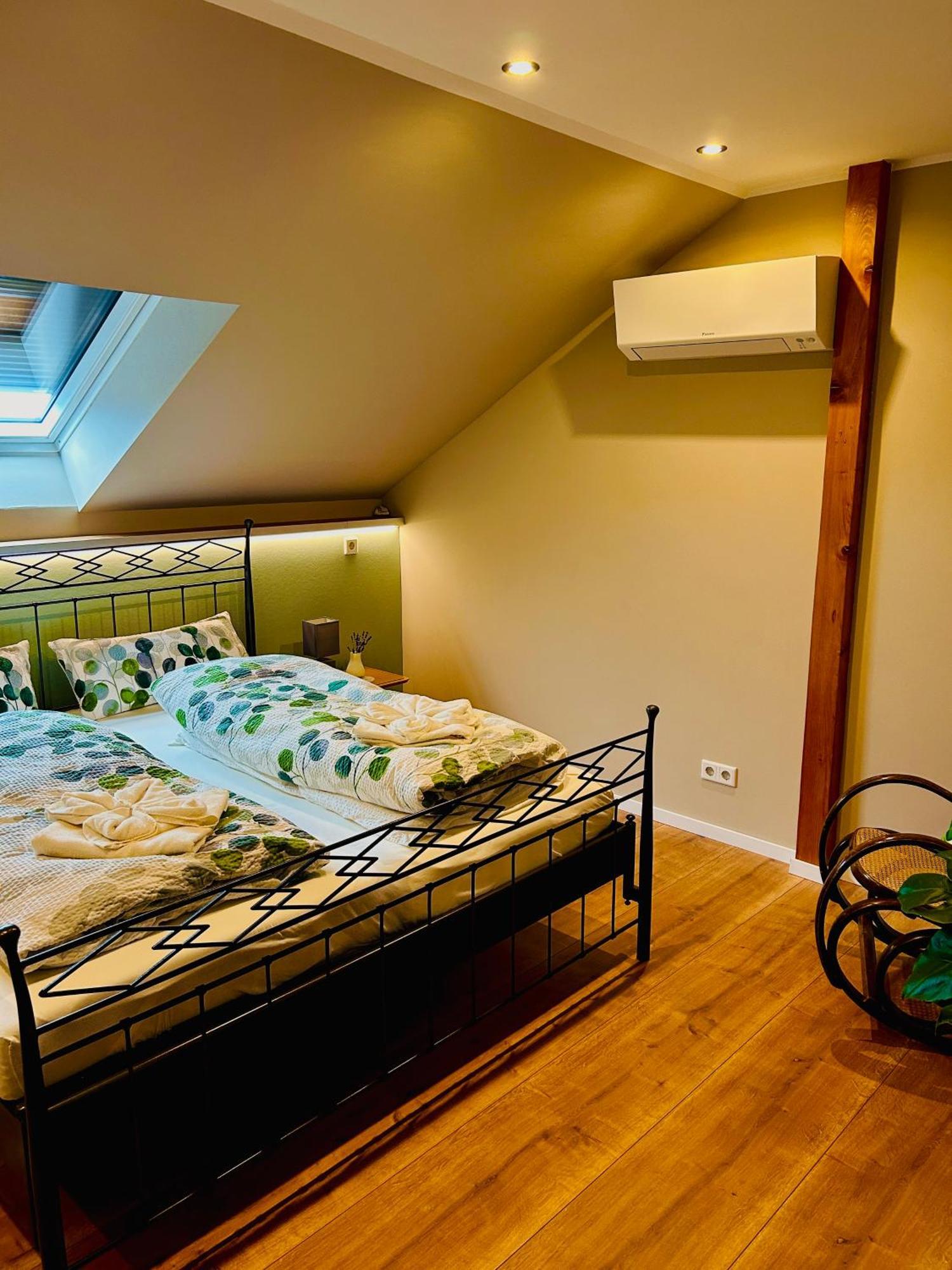 Ferienwohnung "Bei Freunden" Наумбург Экстерьер фото